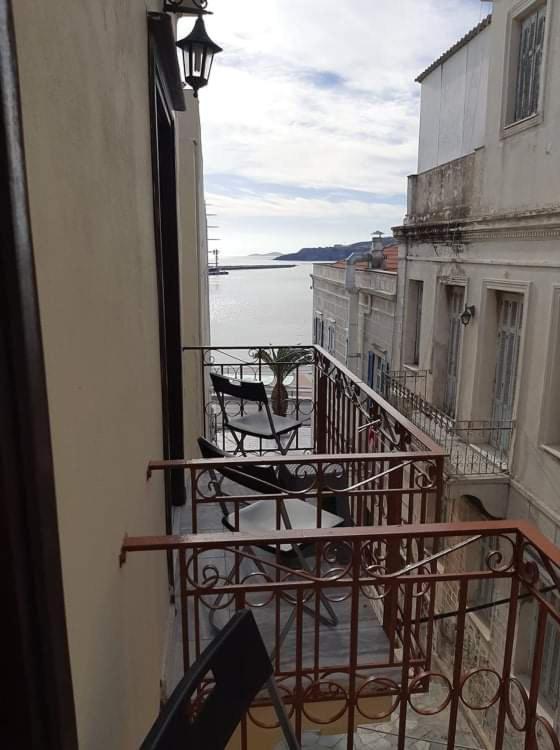 Atlantis Otel Ermoupoli Dış mekan fotoğraf