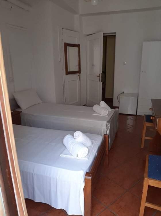 Atlantis Otel Ermoupoli Dış mekan fotoğraf