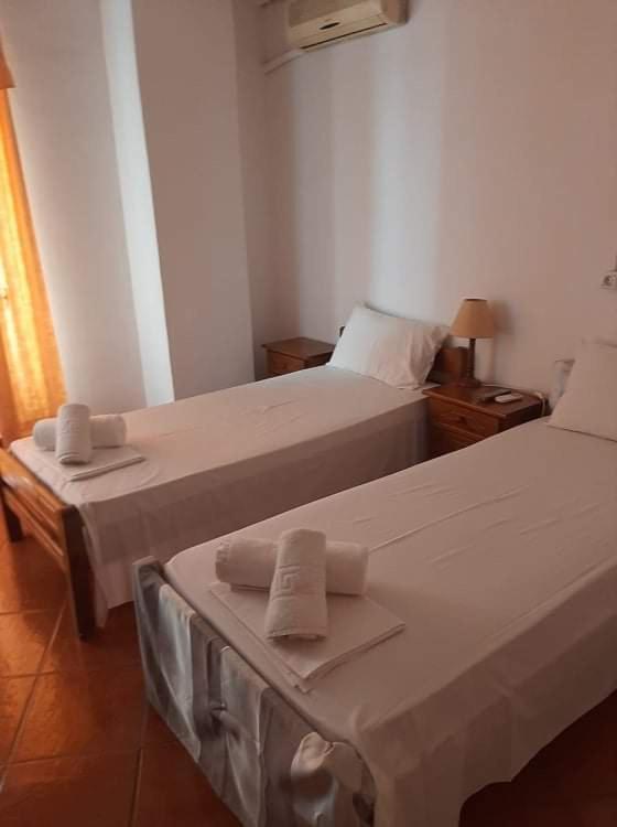 Atlantis Otel Ermoupoli Dış mekan fotoğraf