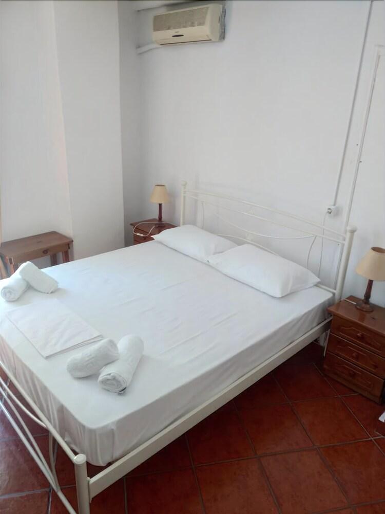 Atlantis Otel Ermoupoli Dış mekan fotoğraf