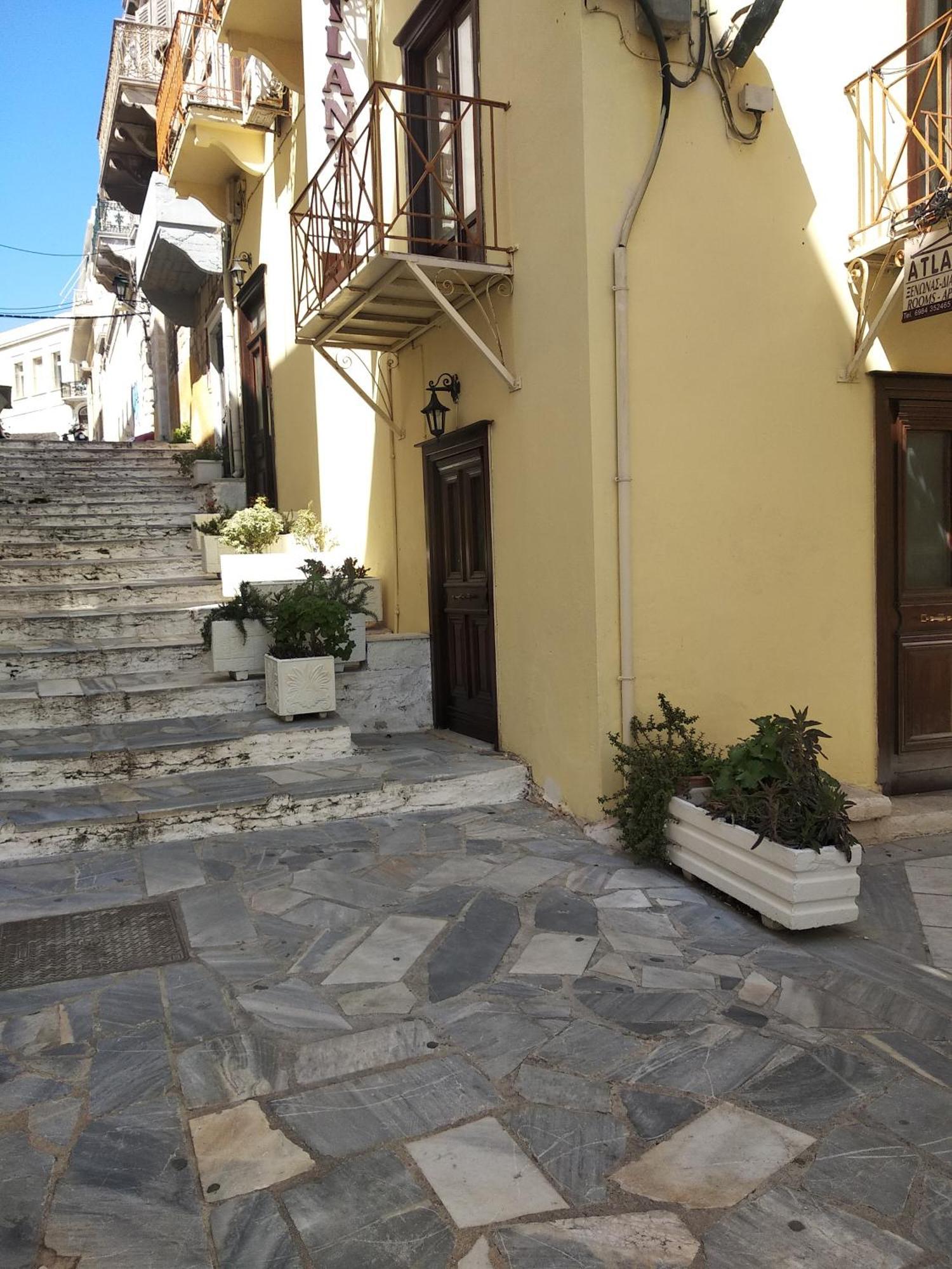 Atlantis Otel Ermoupoli Dış mekan fotoğraf