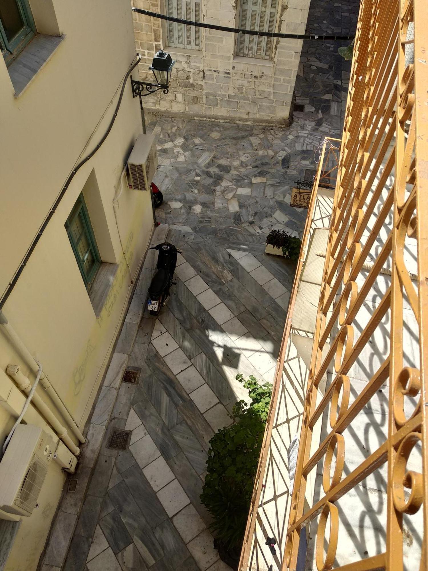 Atlantis Otel Ermoupoli Dış mekan fotoğraf
