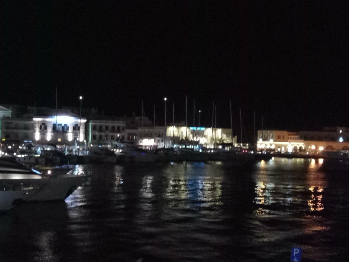 Atlantis Otel Ermoupoli Dış mekan fotoğraf