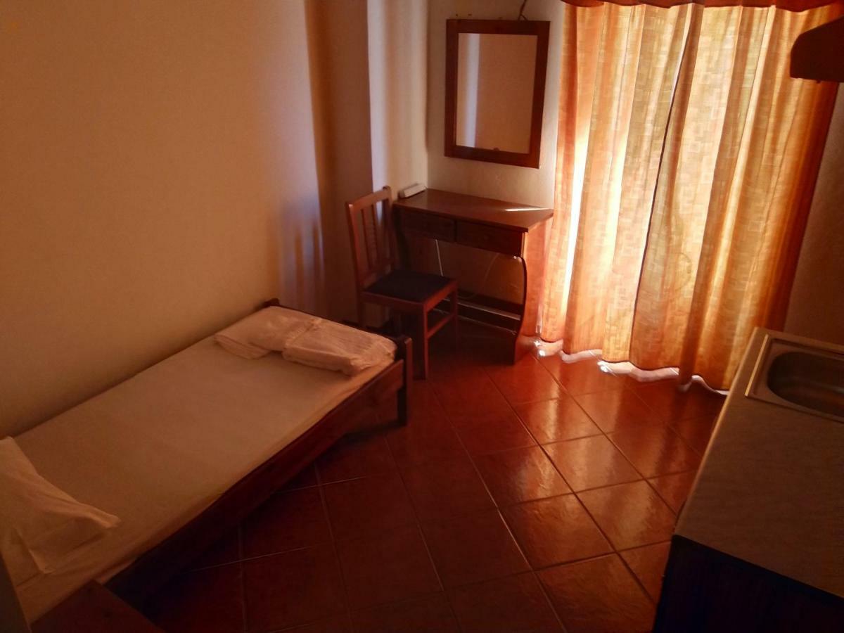 Atlantis Otel Ermoupoli Dış mekan fotoğraf