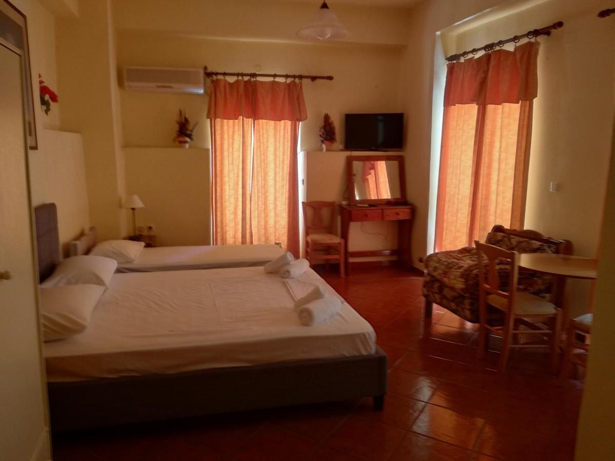 Atlantis Otel Ermoupoli Dış mekan fotoğraf